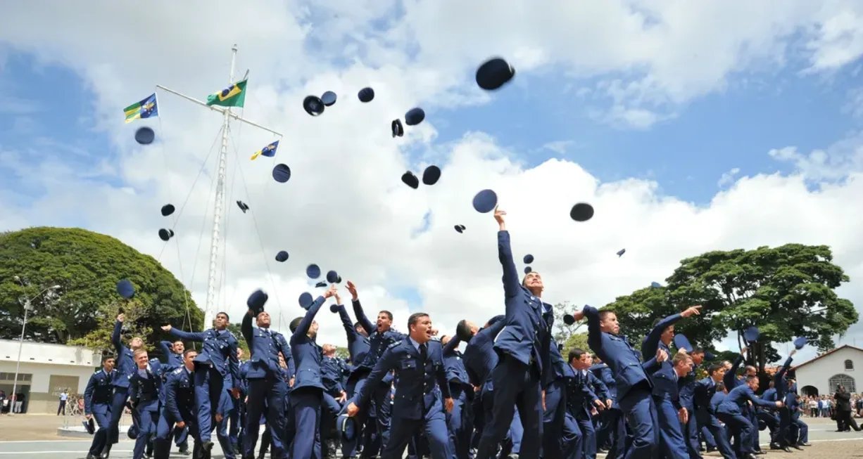 Concurso Aeronáutica 2027 abre 150 vagas para Curso Preparatório de Cadetes do Ar (Epcar)