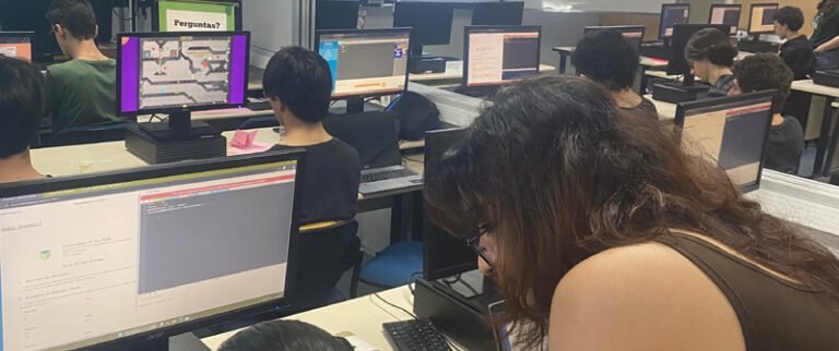 Curso gratuito de programação da USP em São Carlos abre inscrições para ensino médio e monitores universitários