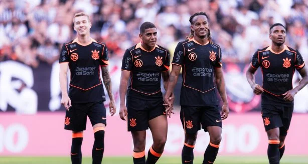 Corinthians pode alcançar líderes do Brasileirão com vitória sobre o Coritiba