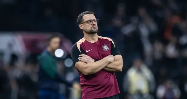 Curso gratuito prepara candidatos para concursos públicos com foco em técnicas de estudo e planejamento