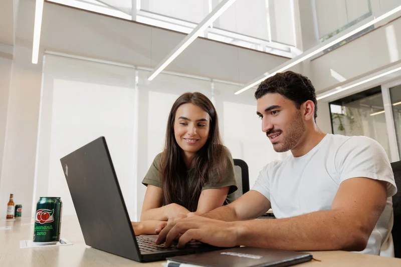 Ambev abre inscrições para programa de estágio com vagas em todo o Brasil para 2026