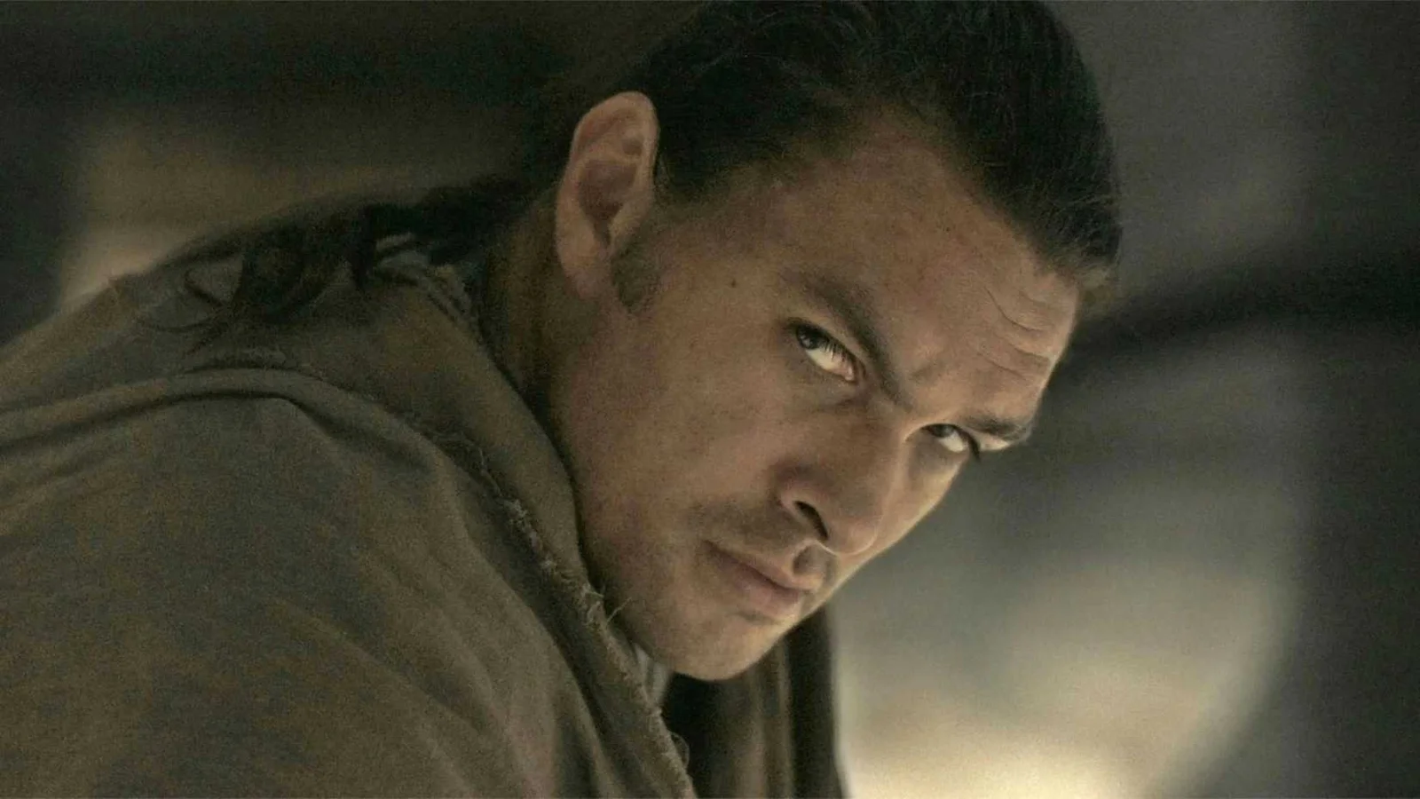 Jason Momoa relata evacuação em meio a enchentes em Havaí e faz apelo por ajuda às vítimas