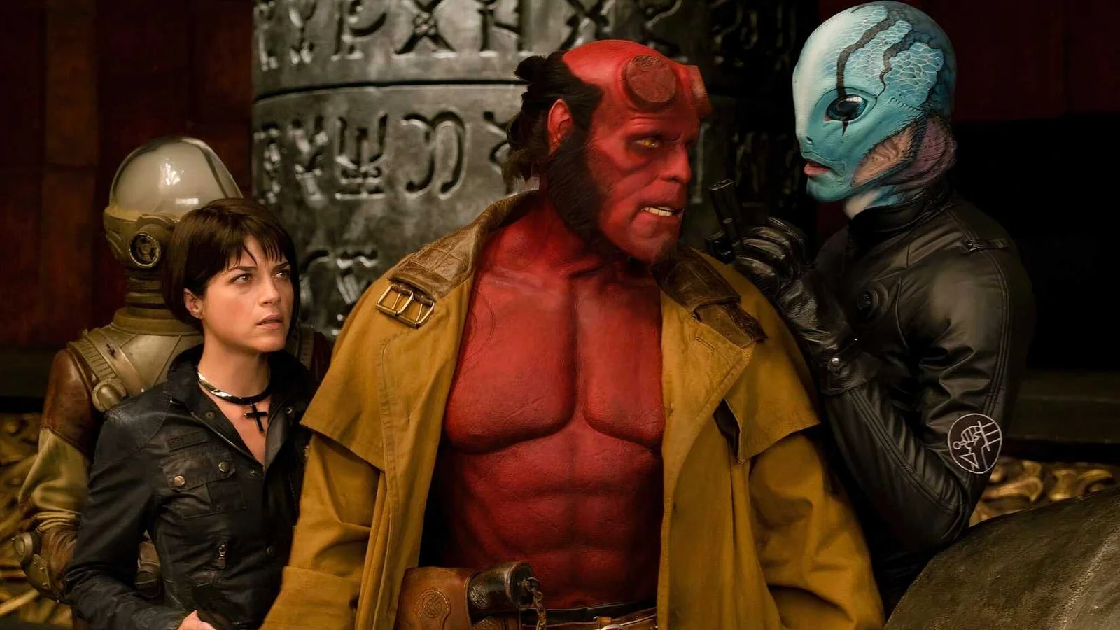 Ron Perlman quer voltar a atuar como Hellboy, mas só com Guillermo del Toro na direção