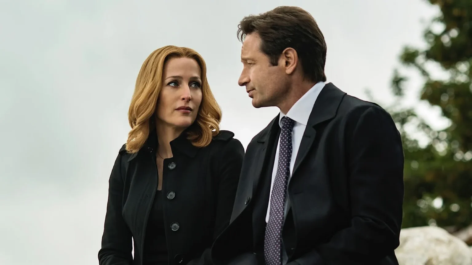 Gillian Anderson elogia roteiro do reboot de The X-Files e comenta projeto de Ryan Coogler