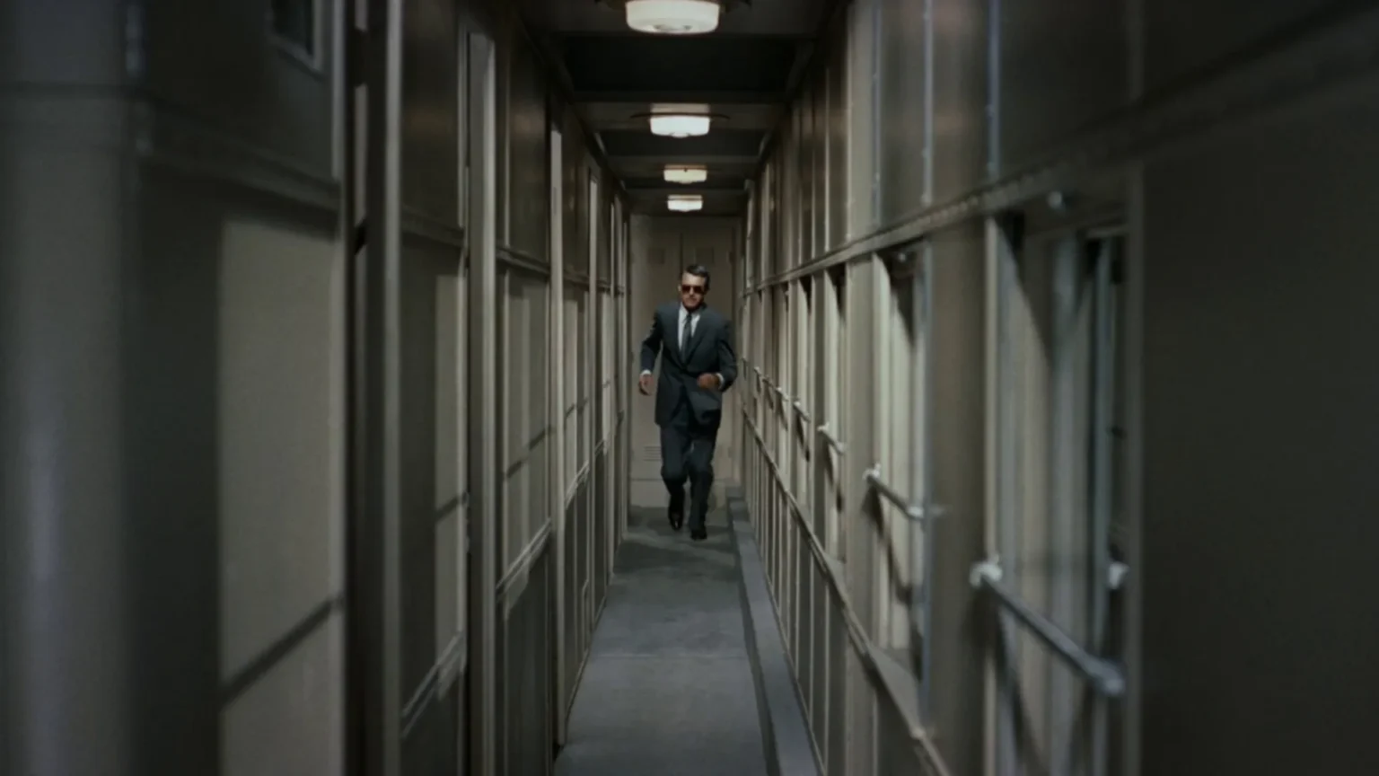 Clássico de Alfred Hitchcock “Intriga Internacional” estará disponível para streaming gratuito em abril de 2026