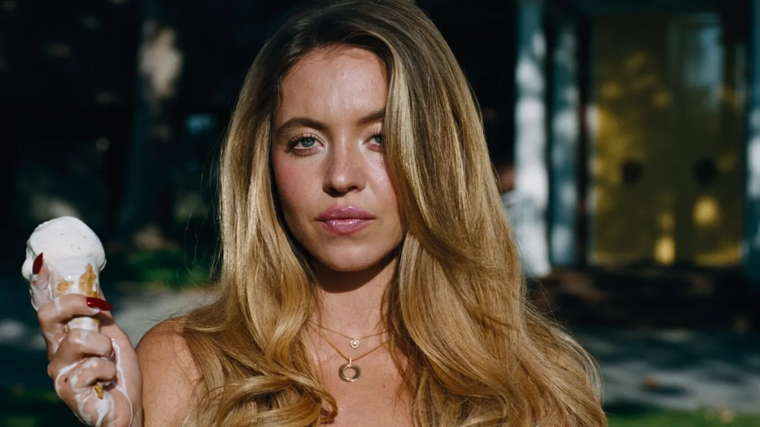 Produção do filme live-action “Gundam” com Sydney Sweeney avança e estreia prevista para 2026 na Netflix