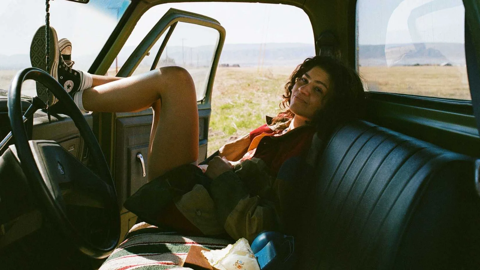 Trailer da 3ª temporada de Euphoria mostra Sydney Sweeney se casando e trabalhando como modelo OnlyFans