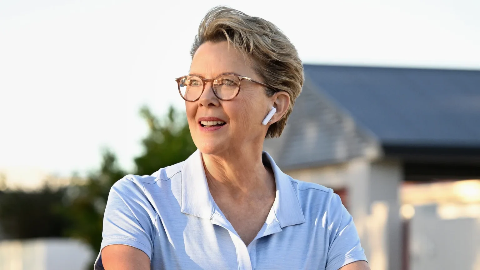 Annette Bening assume papel principal em comédia sci-fi com Andy Samberg após saída de Jean Smart