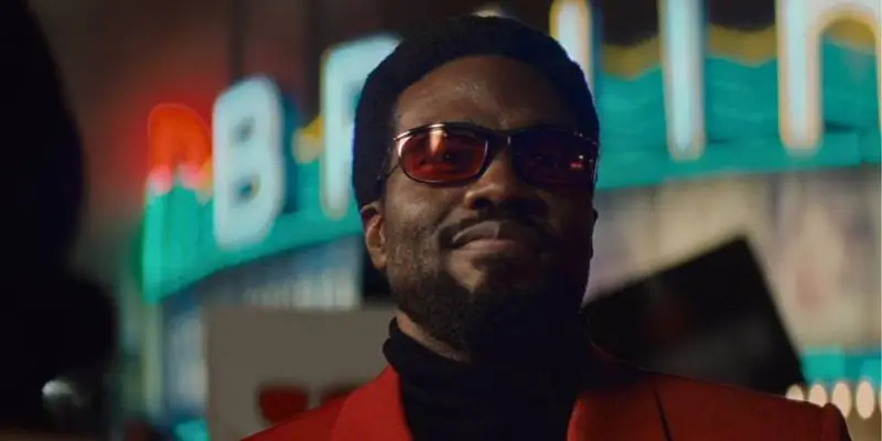 Marvel acerta no foco dos heróis urbanos em séries do Disney+ e conquista fãs