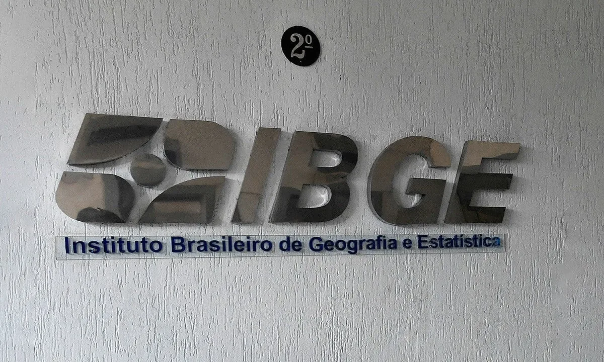 Concurso IBGE 2026 tem redução de vagas e atraso na definição da banca organizadora