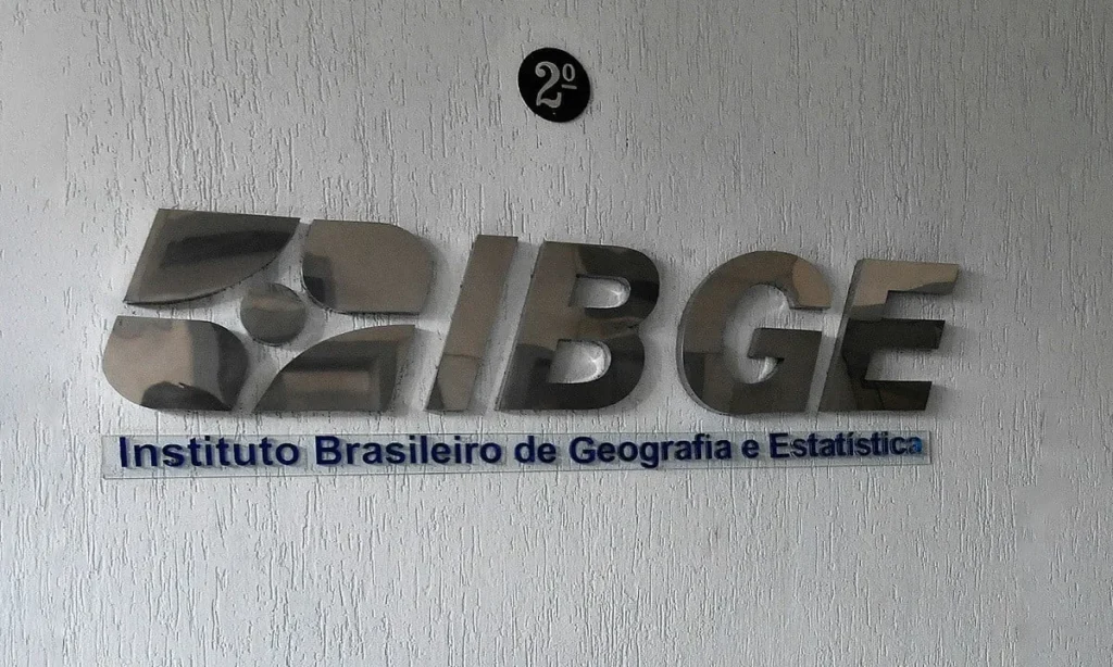 Concurso IBGE 2026 tem redução de vagas e atraso na definição da banca organizadora