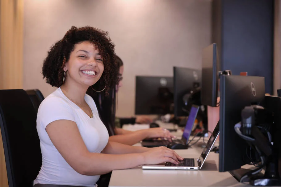 Secretaria da Educação de SP abre 20 mil vagas de estágio para alunos do ensino médio técnico