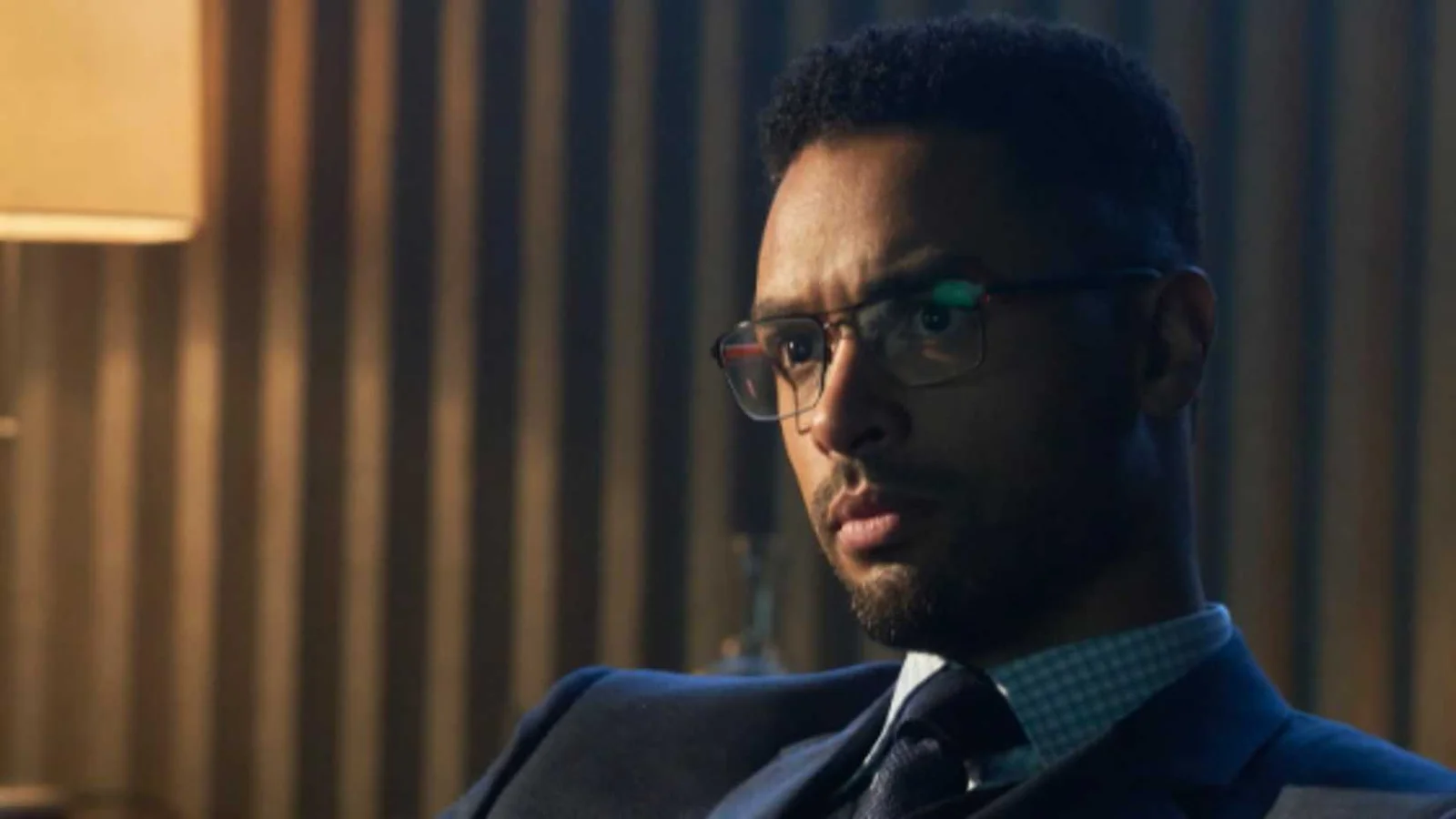 Regé-Jean Page comenta rumores intensos sobre ser o próximo James Bond