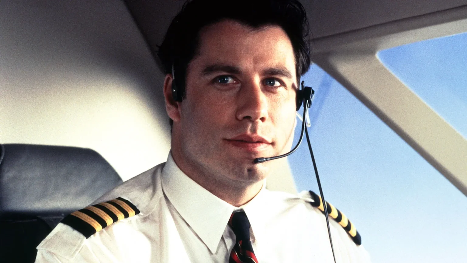 John Travolta estreia como diretor com “Propeller One-Way Night Coach” no Festival de Cannes 2026