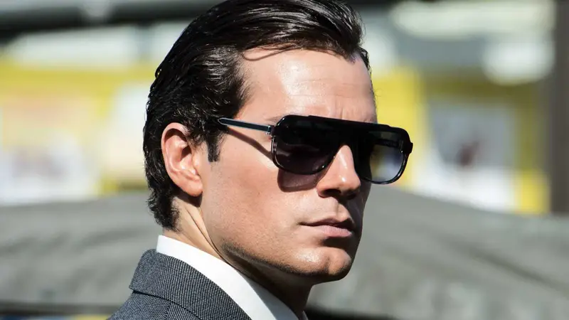 Henry Cavill se pronuncia sobre papel em reboot de James Bond e revela interesse por vilão