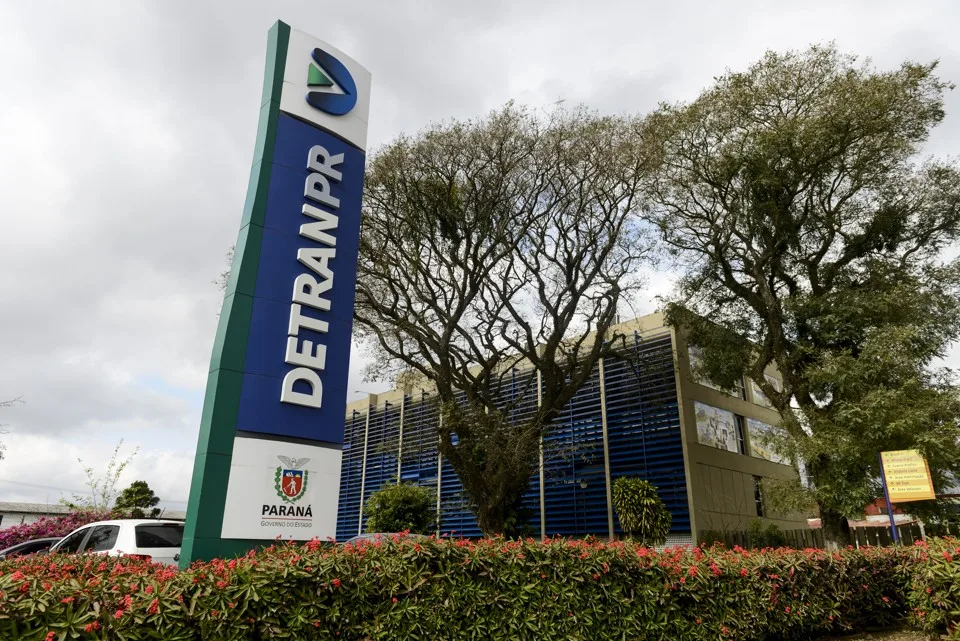 Governo do Paraná prevê novo concurso para o Detran PR em 2026 com mais de mil vagas