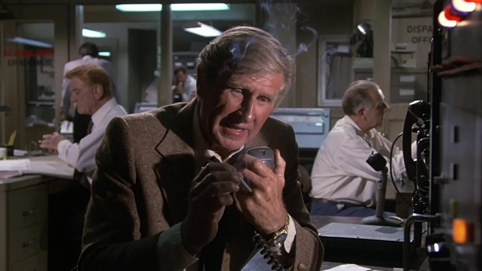 Clássico da comédia “Airplane!” completa mais de 40 anos e chega ao streaming em 2026