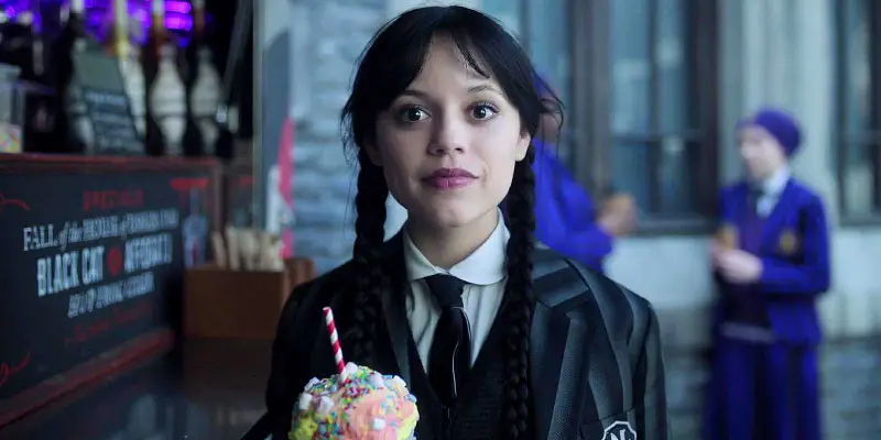 Netflix confirma elenco de peso para a terceira temporada de Wednesday com nomes de Game of Thrones e Ted Lasso