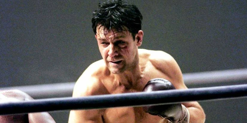 Russell Crowe retorna às telas com novo thriller de MMA e relembra clássico do boxe