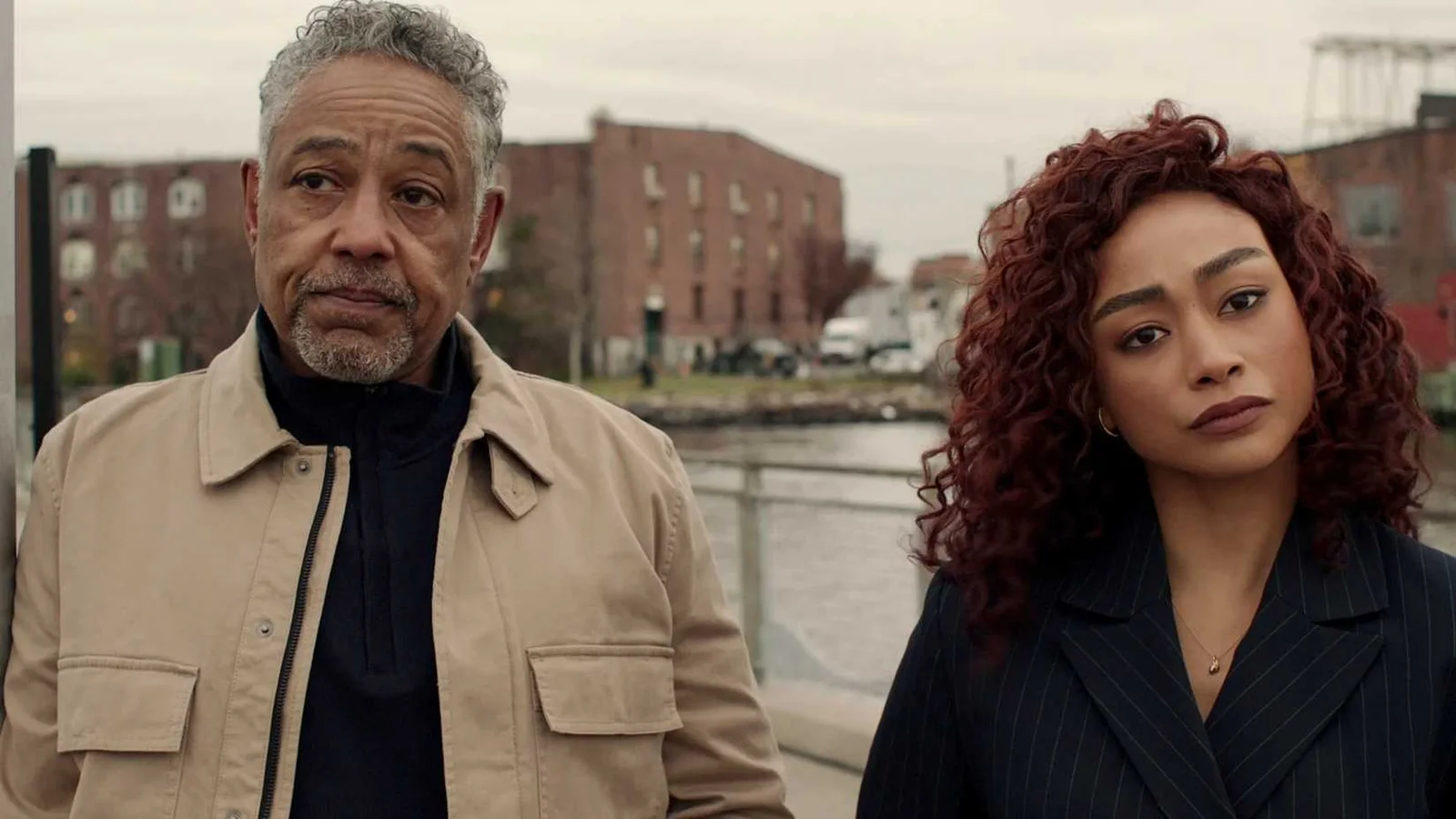 Série “Kaleidoscope” aposta em forma inédita de assistir para prender público na Netflix