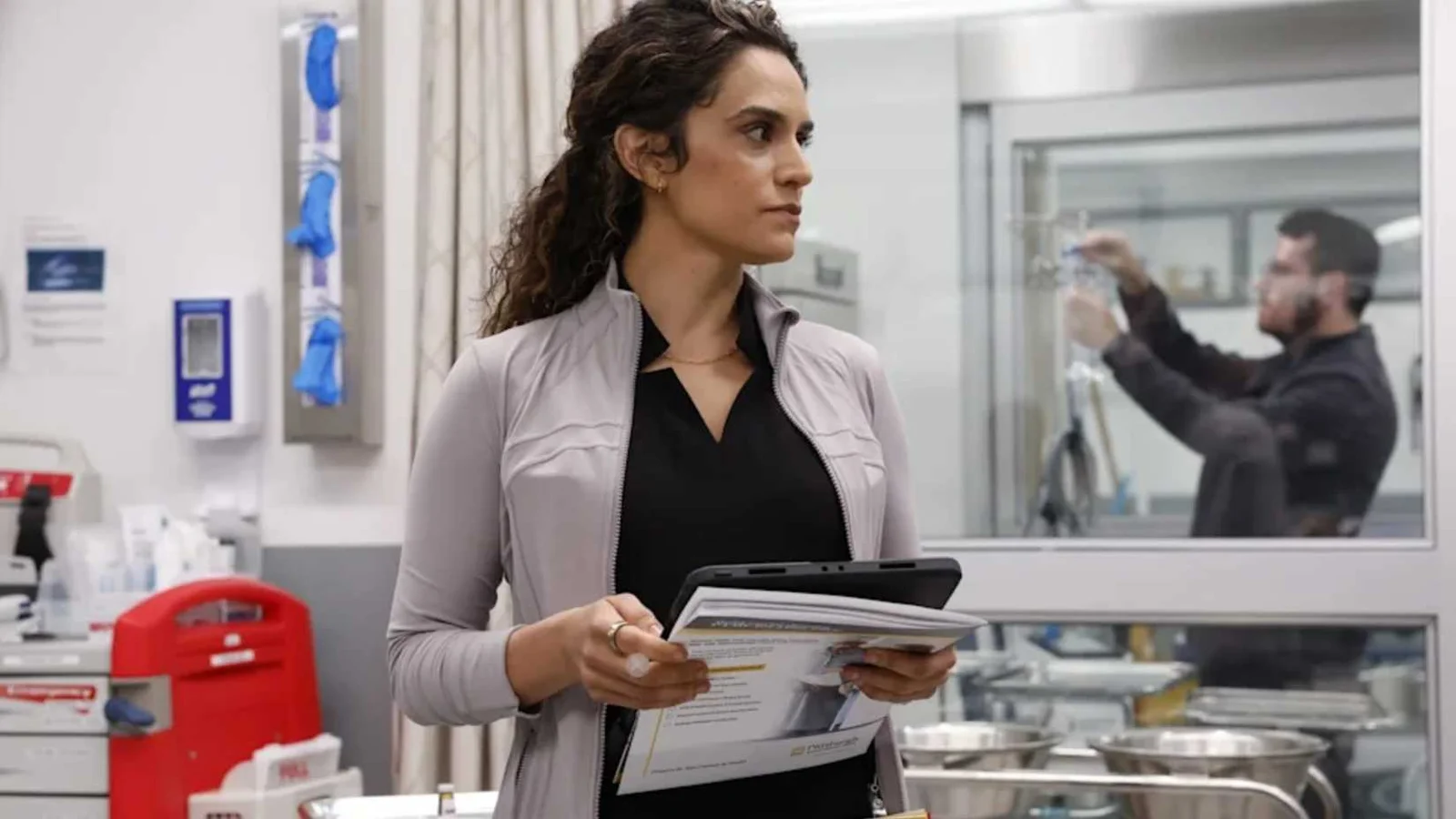 Final da 2ª Temporada de The Pitt revela destino de Dr. Robby e Bebê Jane Doe