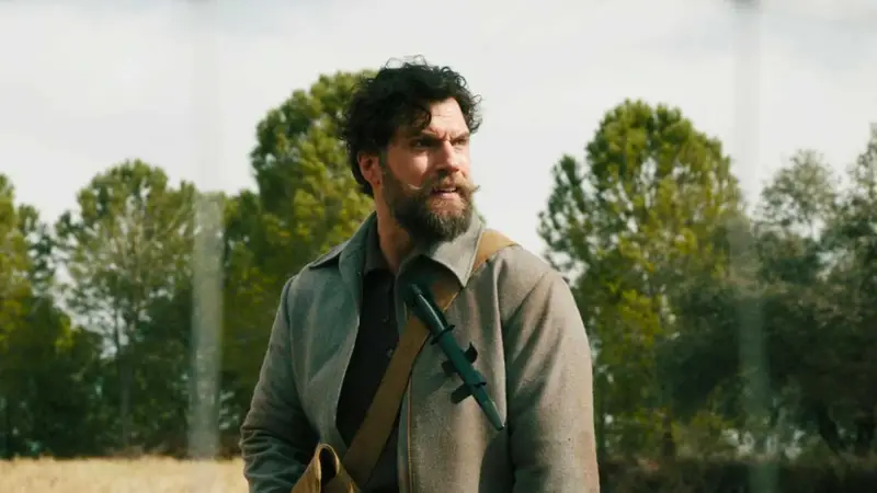 Guy Ritchie e Henry Cavill já fizeram um filme de espionagem similar a James Bond há 11 anos