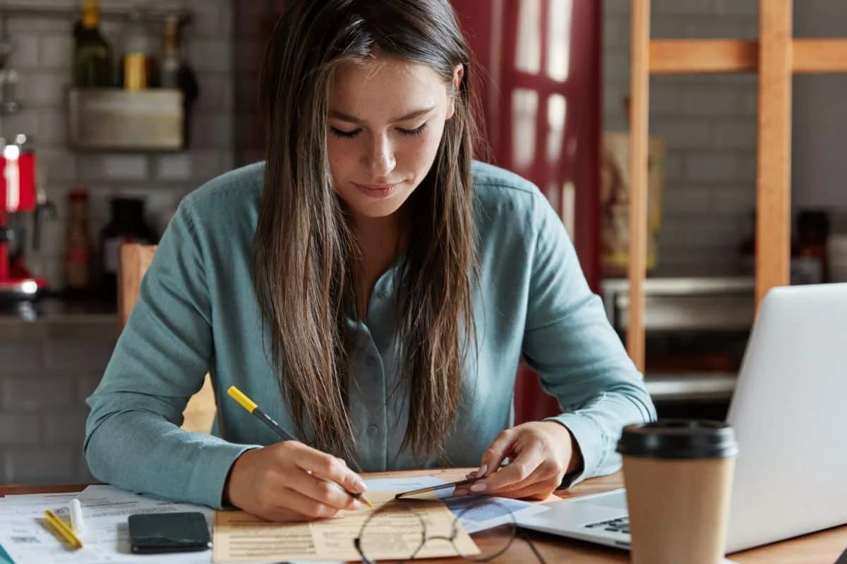 Erros comuns que comprometem a preparação para concursos públicos