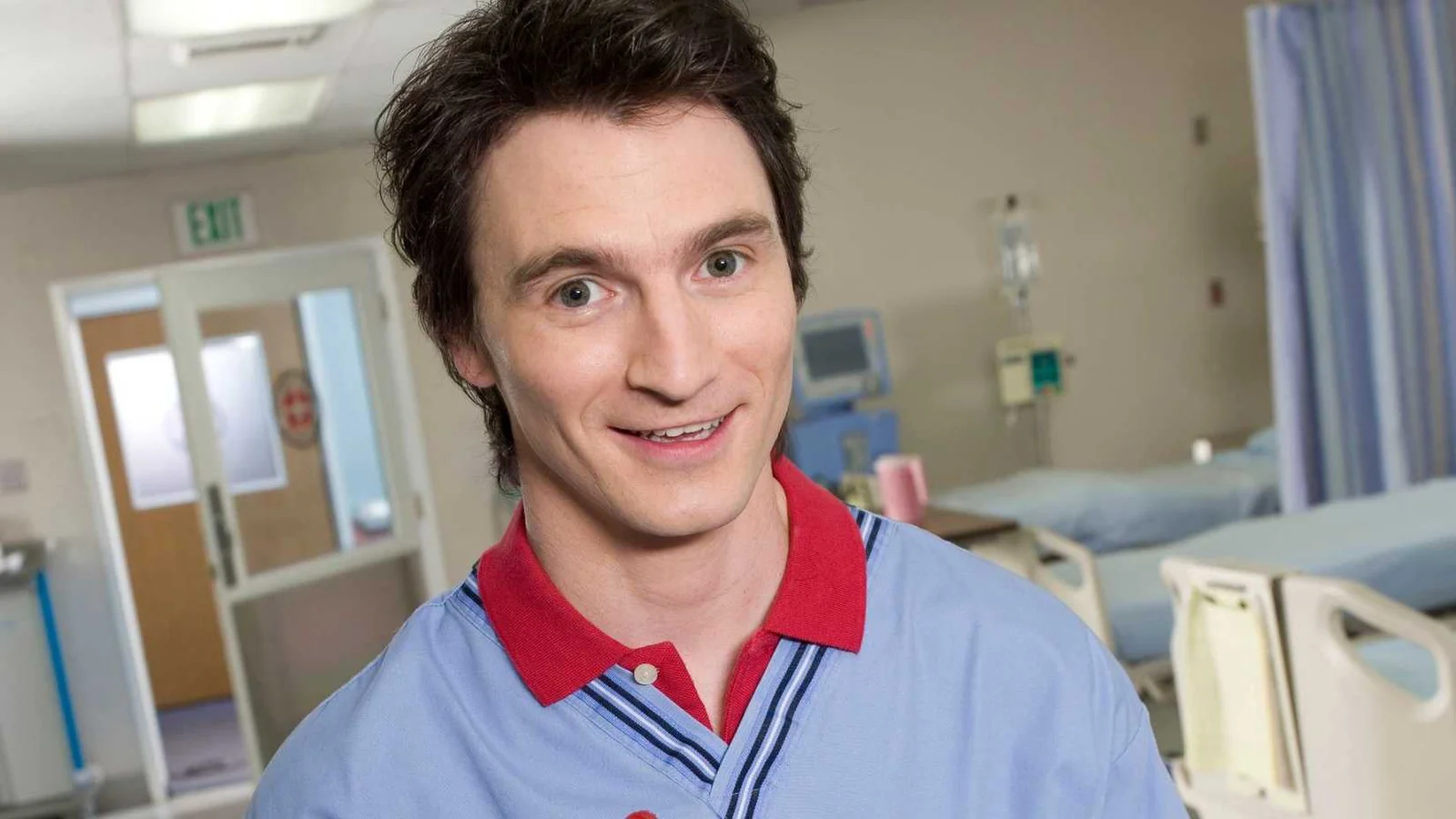 Teoria sugere que personagem querido da série original de Scrubs está presente na nova temporada sem ser visto