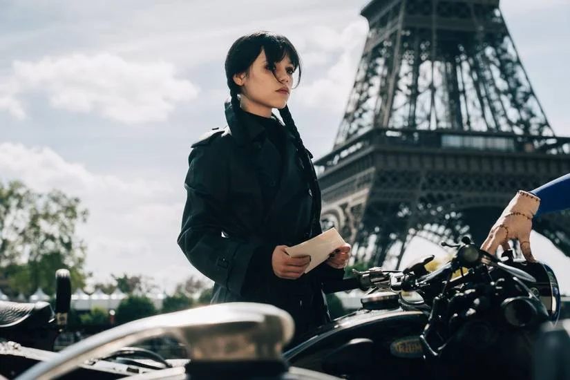Netflix divulga primeiro teaser da terceira temporada de Wednesday com possível crossover em Paris