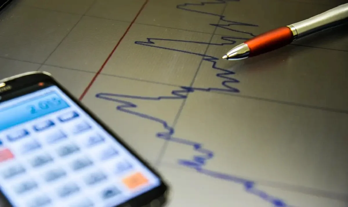 Selic em queda: como ajustar seus investimentos entre CDB, Tesouro e poupança
