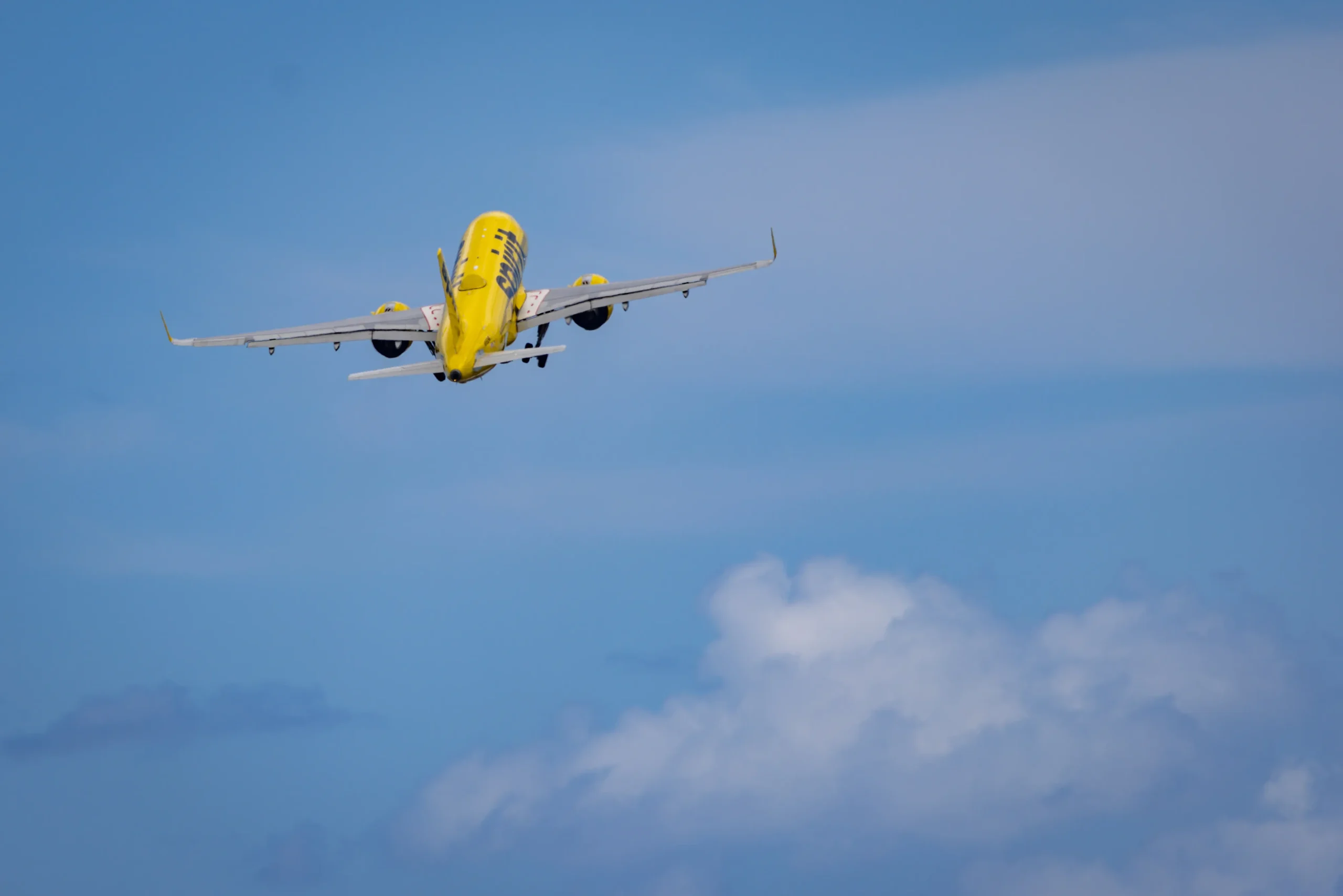 Spirit Airlines enfrenta risco de desaparecer e ameaça 15 mil empregos nos EUA