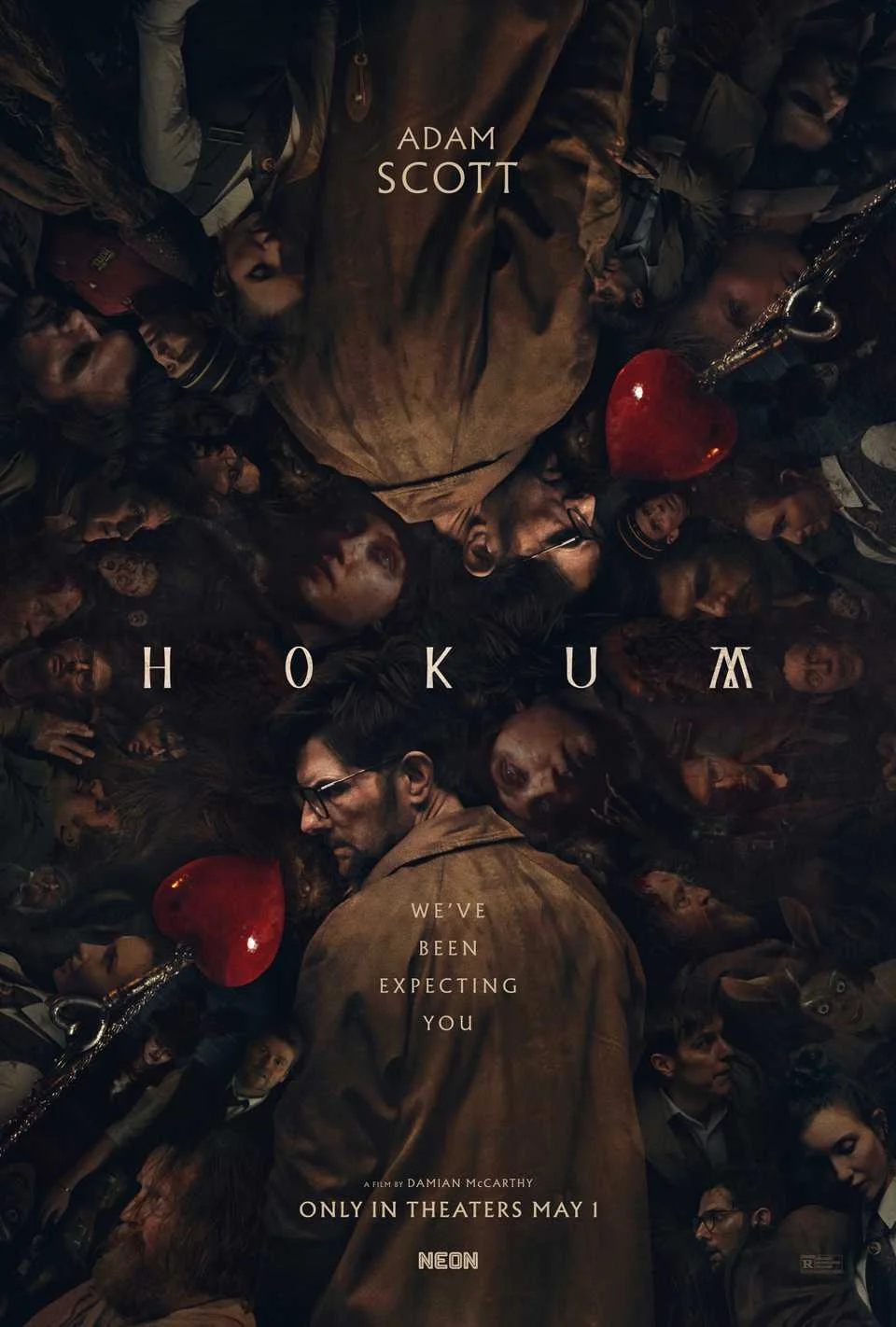 Novo suspense de horror “Hokum” estreia com 90% de aprovação da crítica nos cinemas