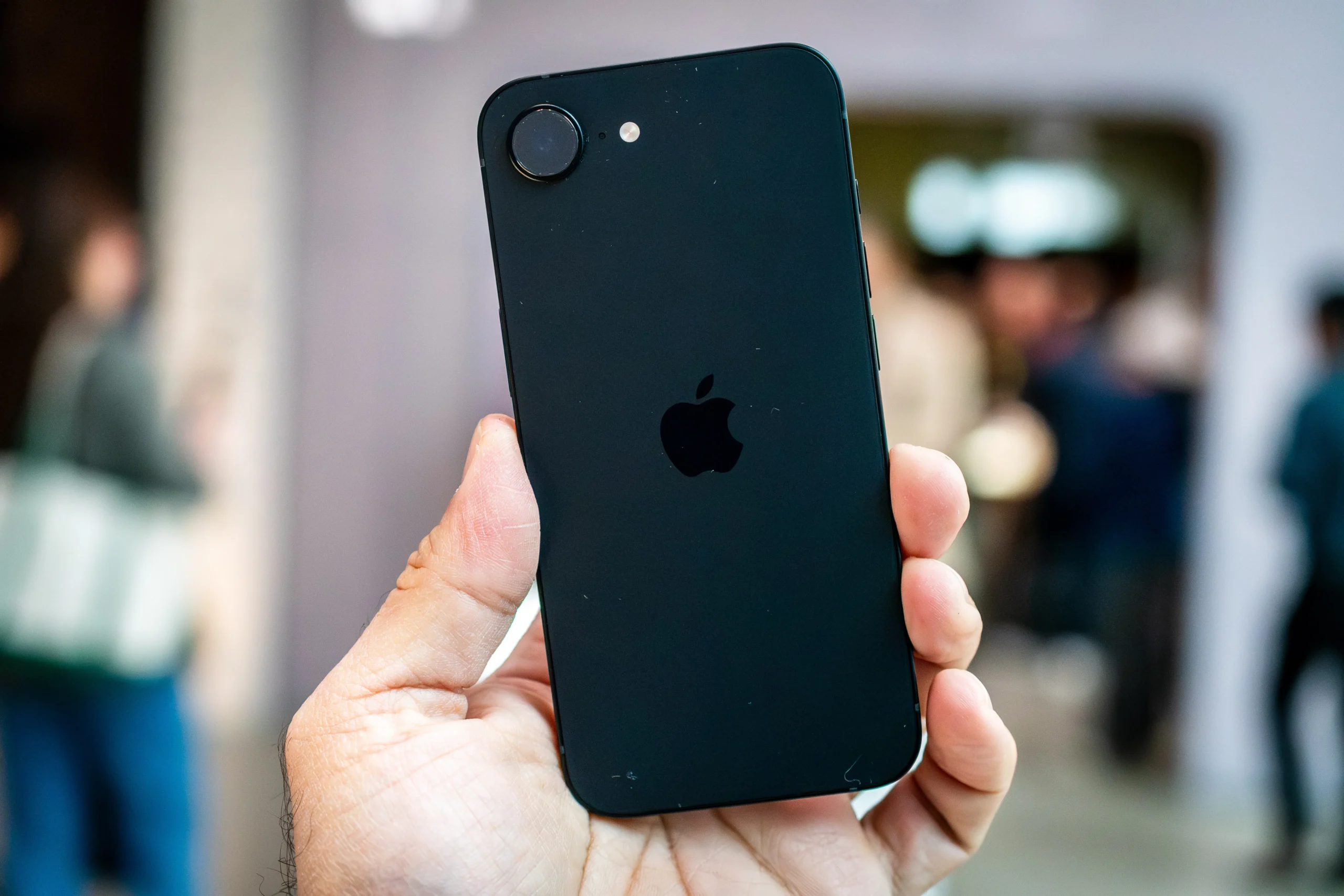 Receita do iPhone sobe para US$ 57 bilhões mesmo com falta de chips
