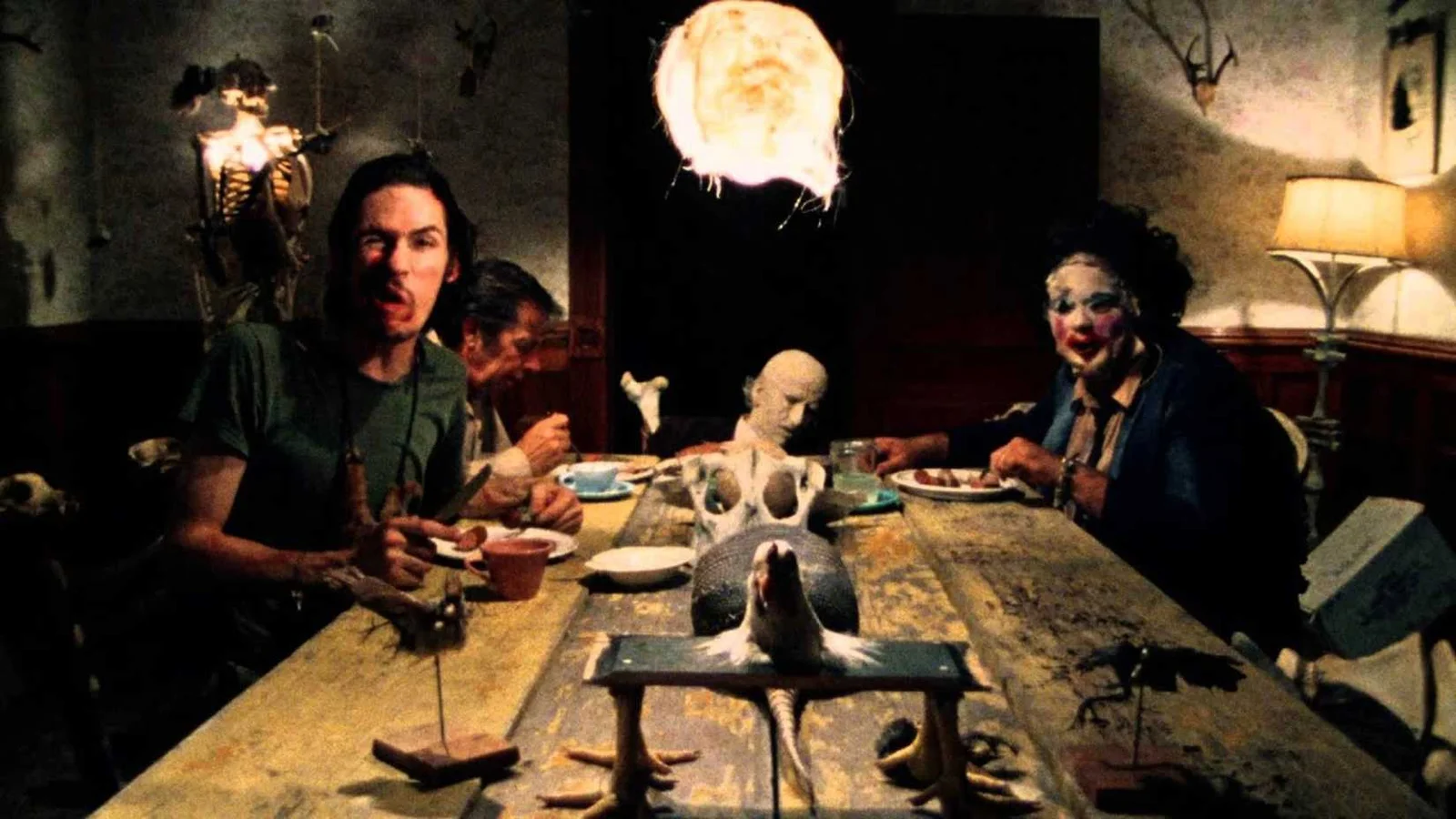 Diretor do reboot de “O Massacre da Serra Elétrica” foca na família perturbada de Leatherface