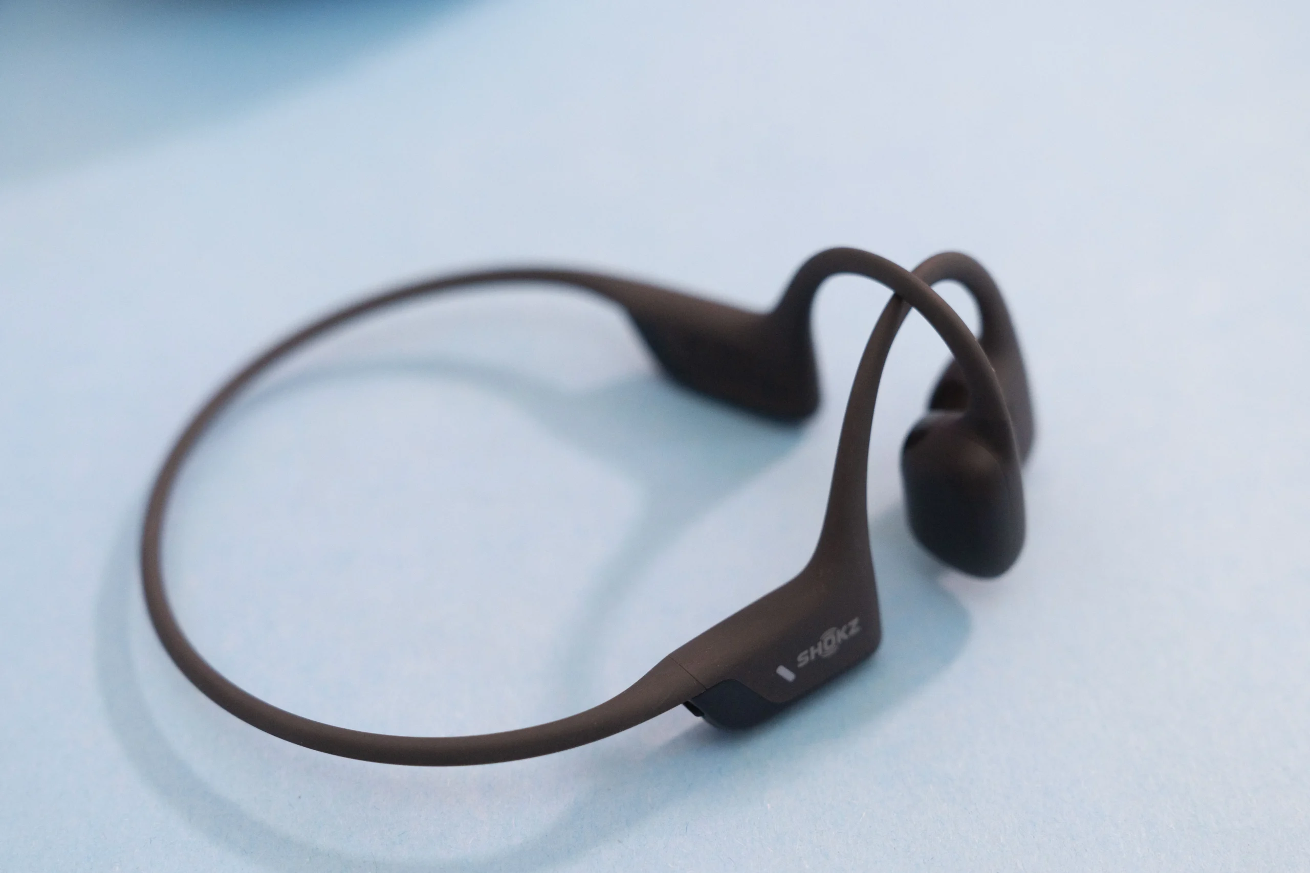 Headphones Shokz OpenRun Pro 2 têm desconto de R$ 200 em promoção especial de Dia das Mães