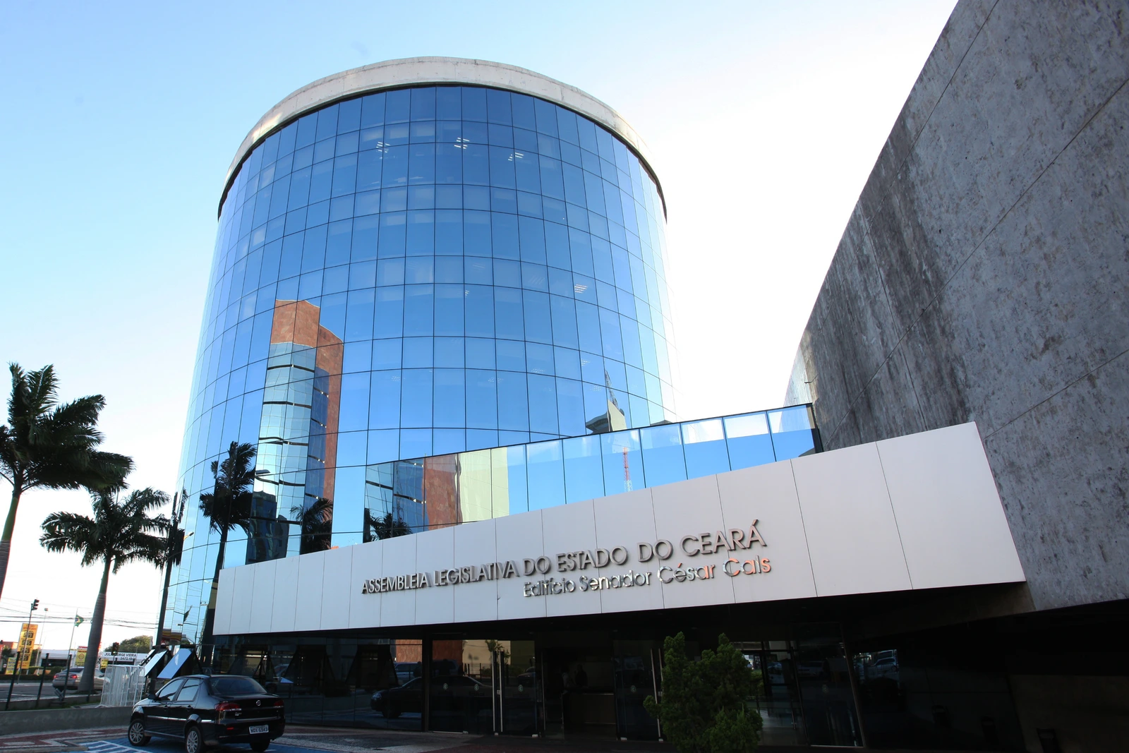 Assembleia do Ceará fecha contrato com Idecan para concurso Alece com edital previsto para maio de 2026