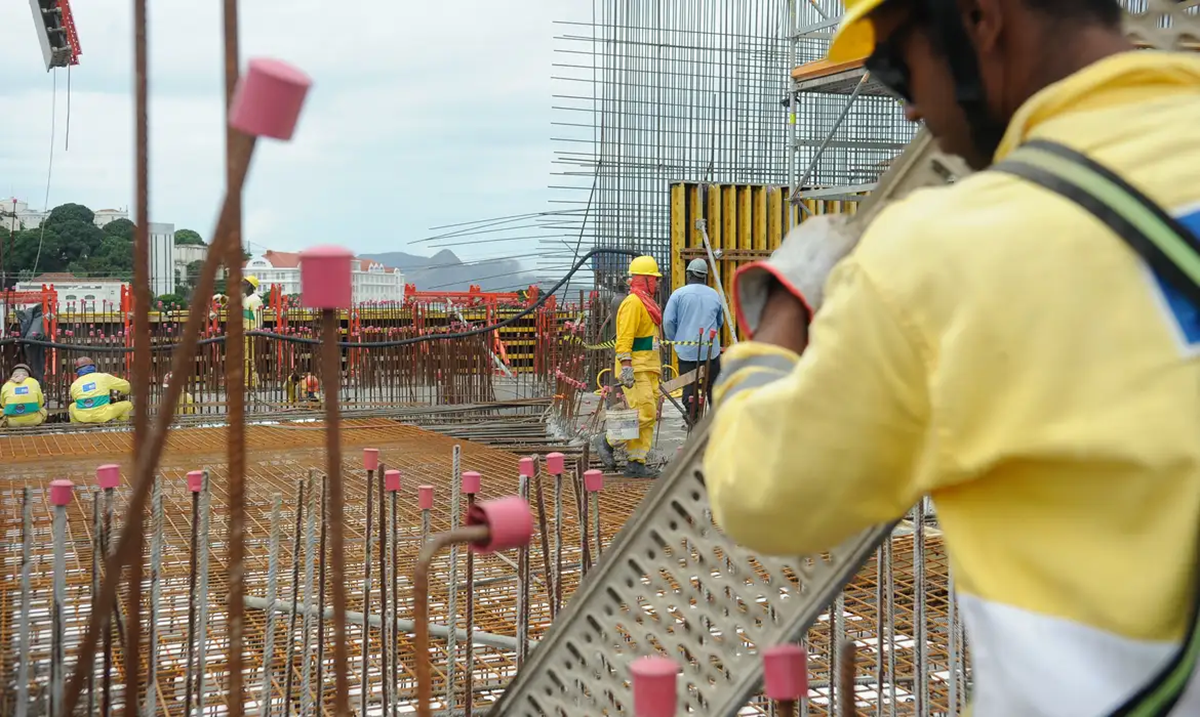 Governo propõe fim da escala 6×1 com ampliação do descanso semanal e salários mantidos