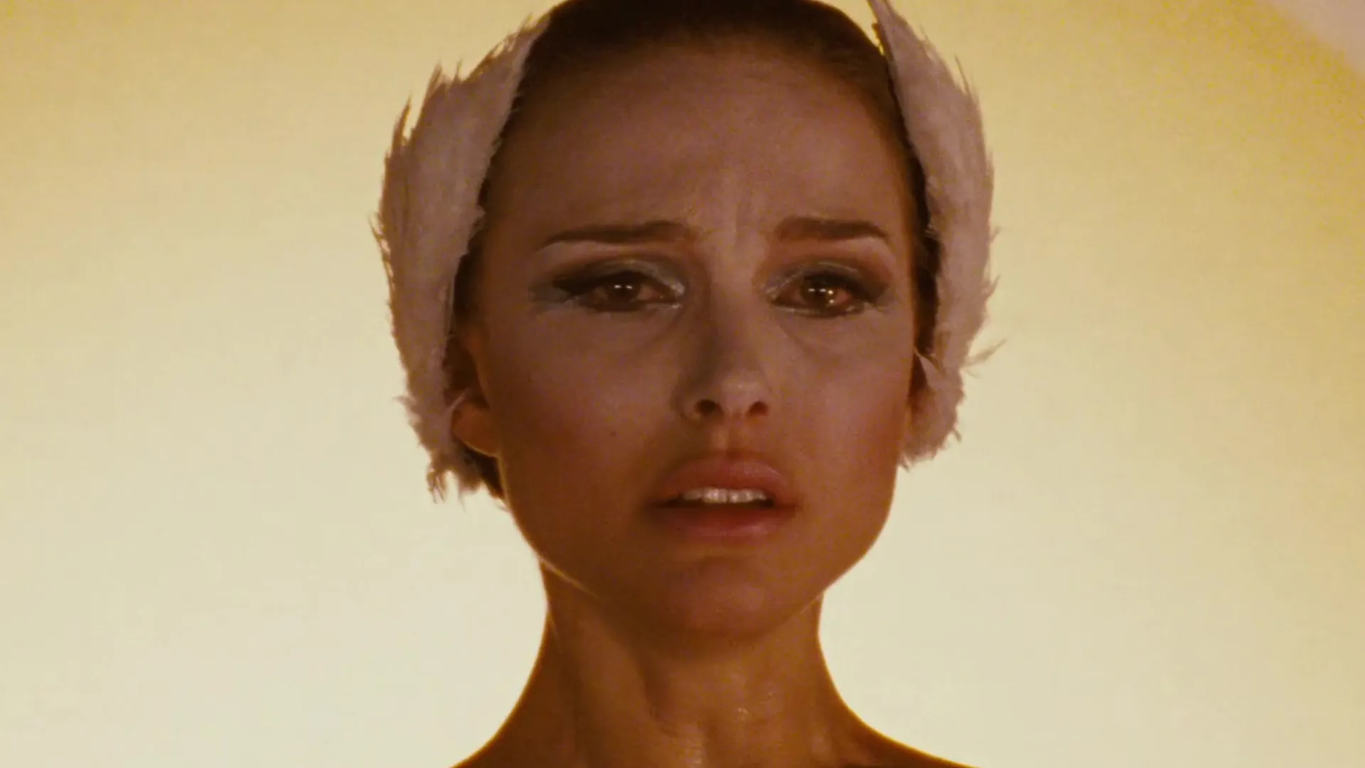 Jonathan Bailey e Natalie Portman protagonizam thriller de alta tensão em nova produção