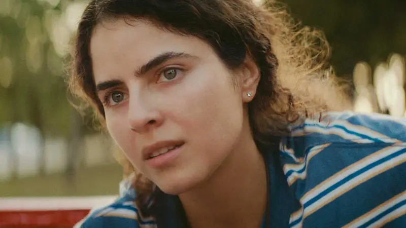 Nova série de crime “M.I.A.” lidera streaming da Peacock apesar de críticas mistas