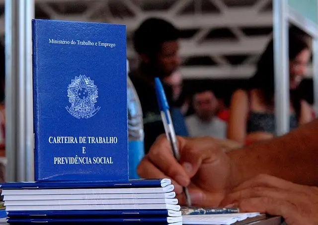 Cate oferece mais de 2.700 vagas de emprego disponíveis em São Paulo; inscrições vão até 13 de maio