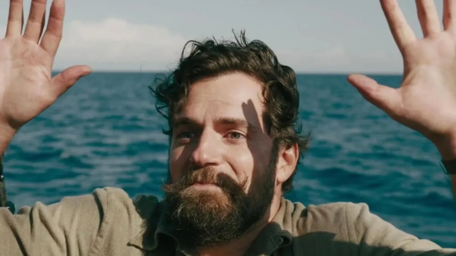 Henry Cavill e Guy Ritchie se Reúnem Após 11 Anos em Novo Thriller de Ação