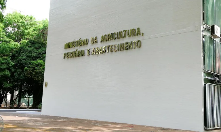 Ministério da Agricultura solicita concurso com 2.839 vagas para níveis médio e superior em 2027