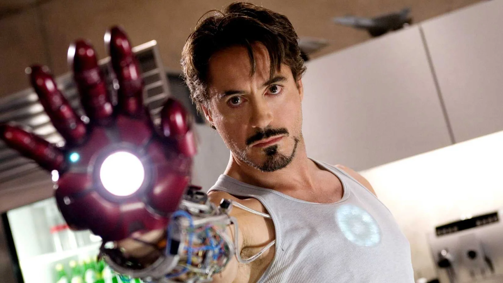 Kevin Feige quase regravou cena icônica de Homem de Ferro, mas mudou plano original da Marvel