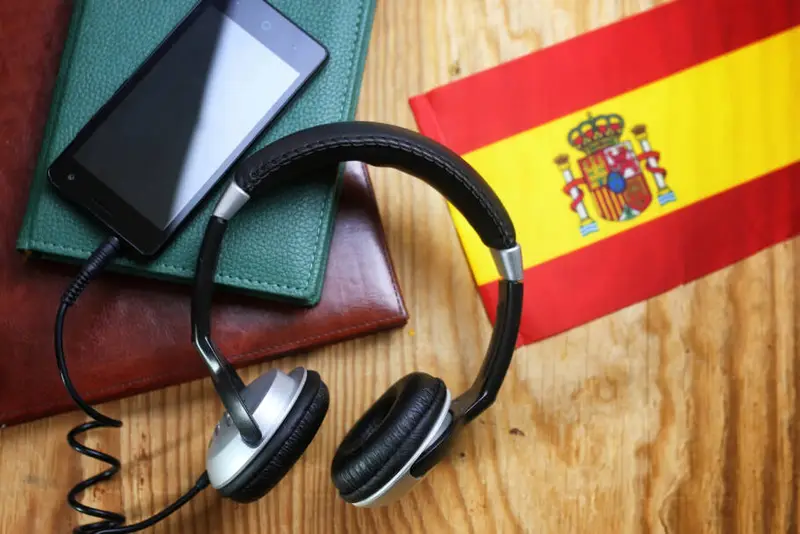 Santander abre 1.000 vagas para curso online gratuito de espanhol