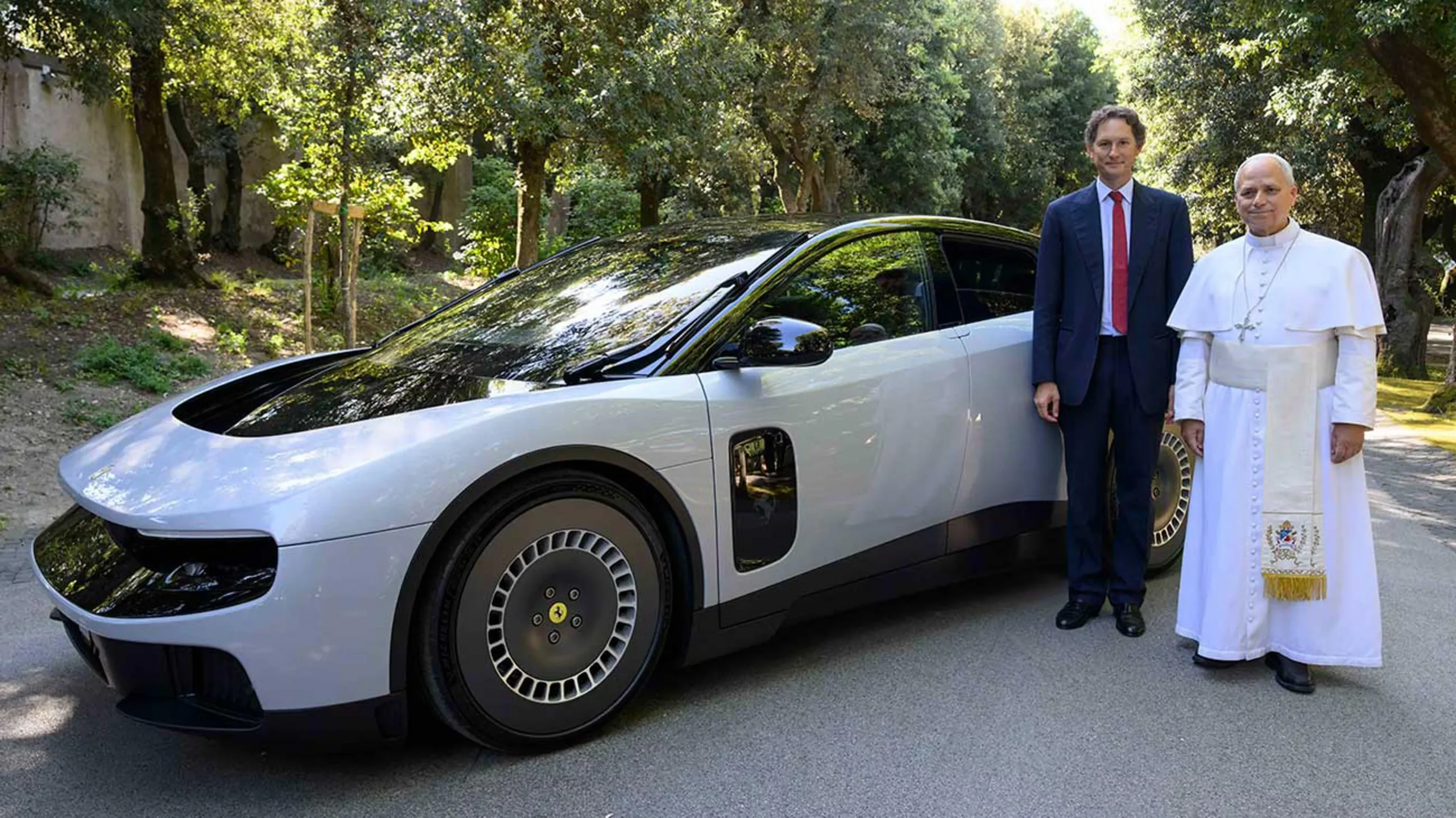 Ferrari Luce EV sofre rejeição dos fãs e derruba ações da marca
