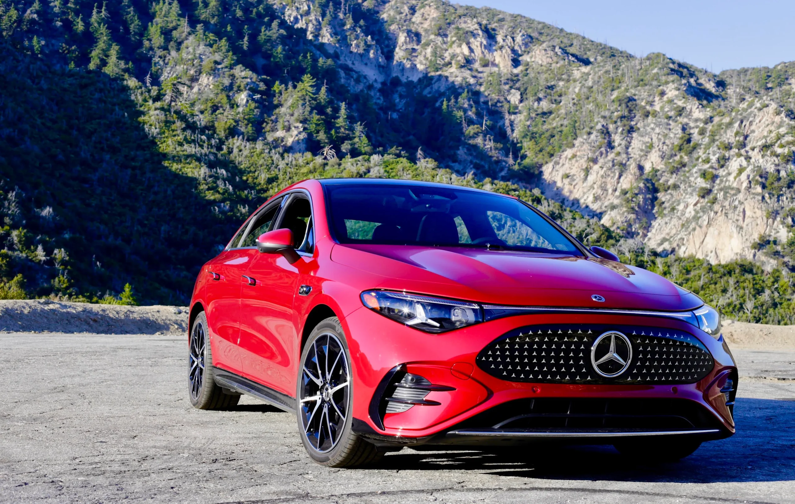 Mercedes CLA 2027 estreia com especificações elétricas fortes e preço acessível