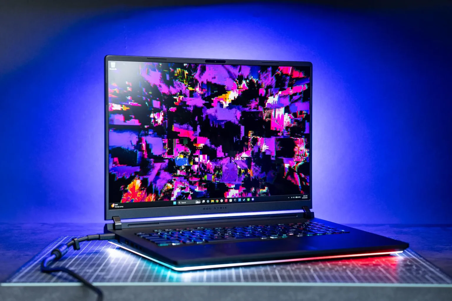 Asus ROG Strix Scar 18 traz display Mini LED ELMB que redefine o padrão em laptops gamers