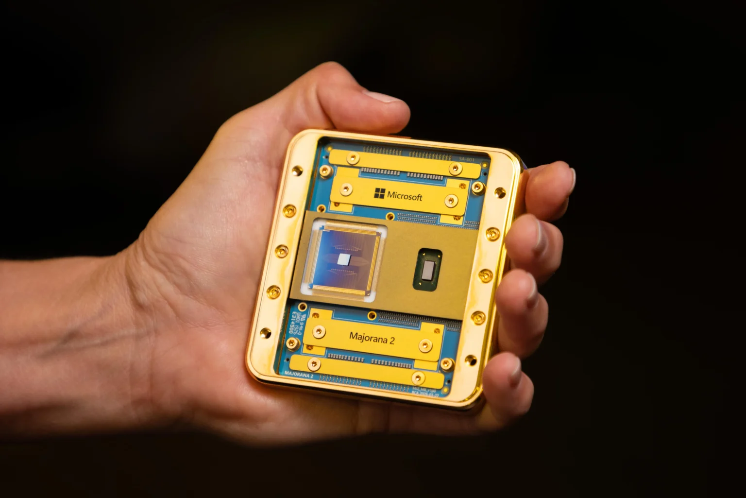 Microsoft acelera avanços e lança chip quântico Majorana 2 com melhorias significativas
