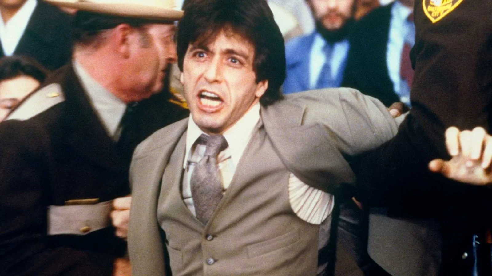 Netflix anuncia remake da clássica produção policial de Al Pacino dos anos 70 para substituir “The Lincoln Lawyer”