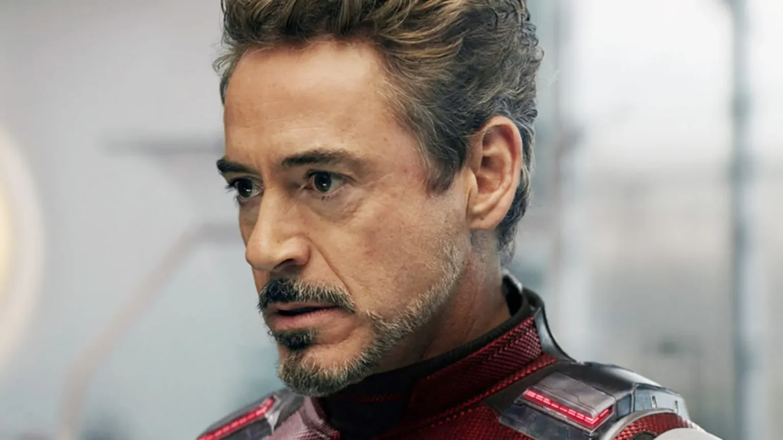Marvel revela melhor visual de Robert Downey Jr. como Doutor Destino em ação no novo Avengers: Doomsday